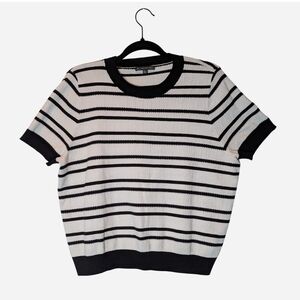 Pre-owned Adrianna Papell Black and White Striped Crewneck Sweater